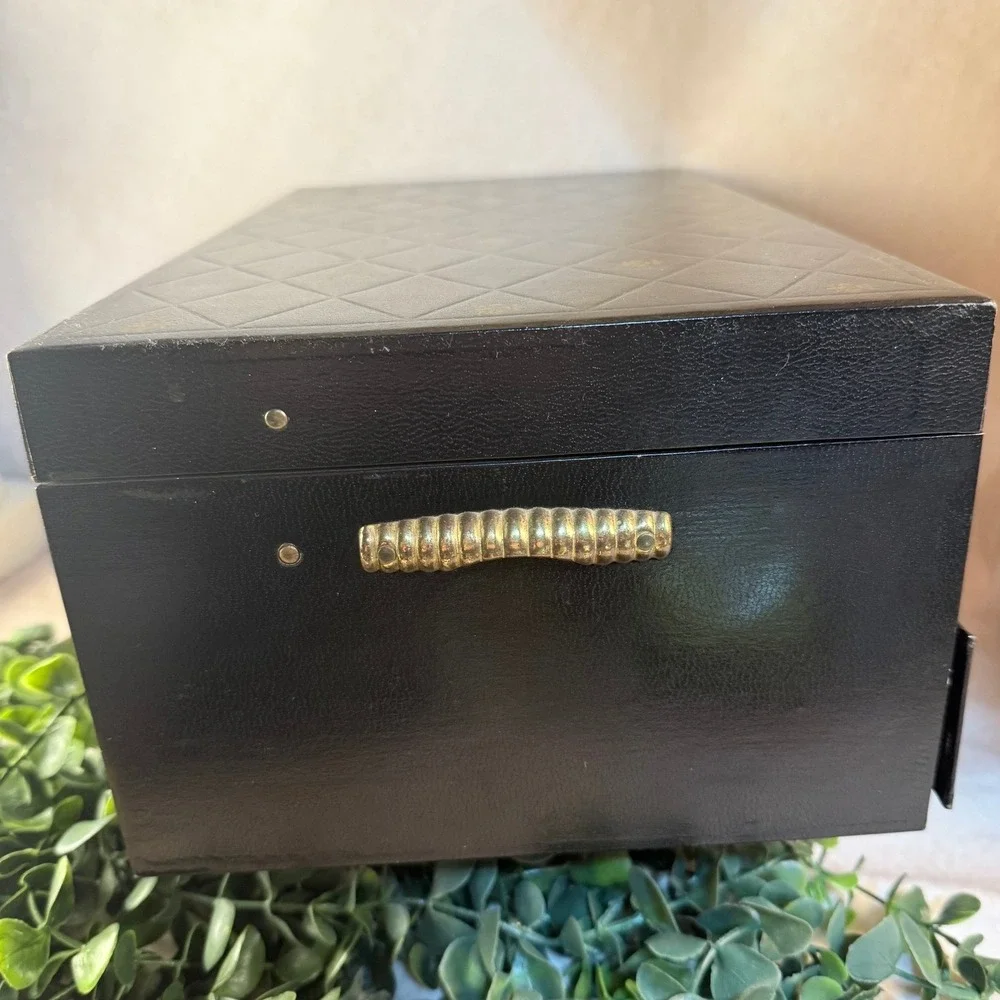 Black and Gold Mele Jewelry Box
